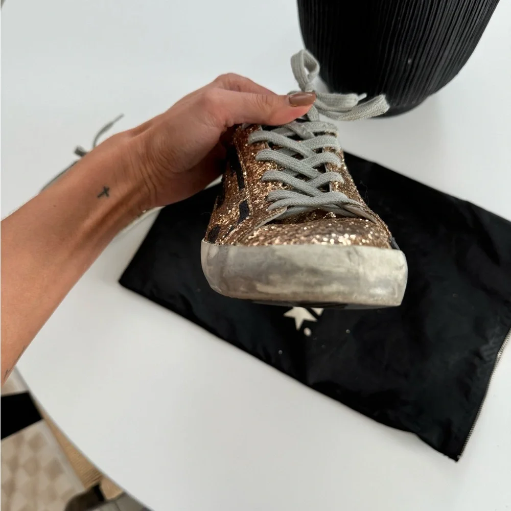 AUTHENTIC gold & black glitter golden goose - Picture 5 of 8